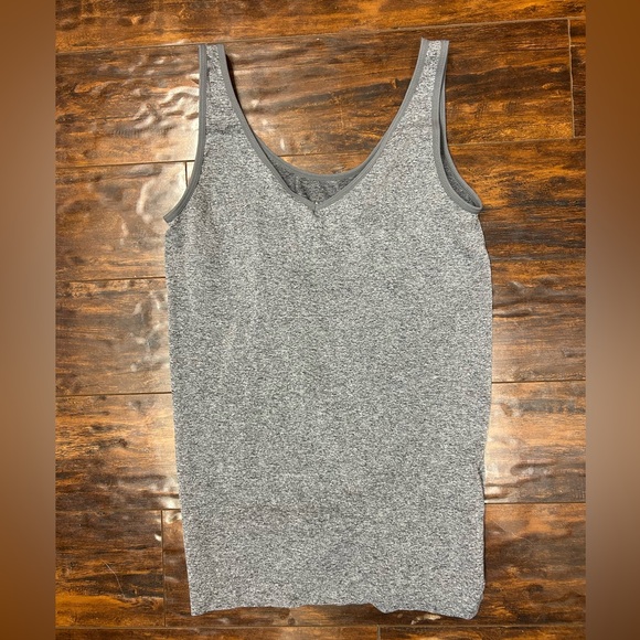 ♥️3/$15♥️Sporty Tank Top XS - Picture 1 of 3
